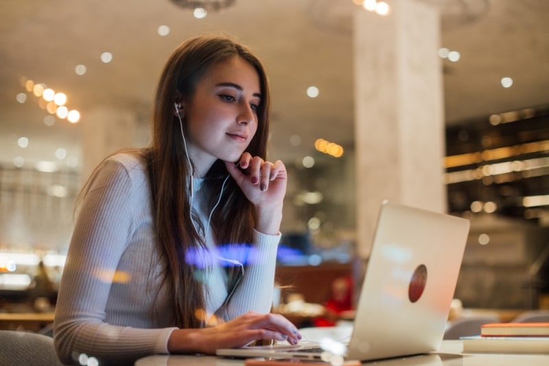Las mejores laptops para estudiantes universitarios 2023 11 laptop para estudiantes universitarios