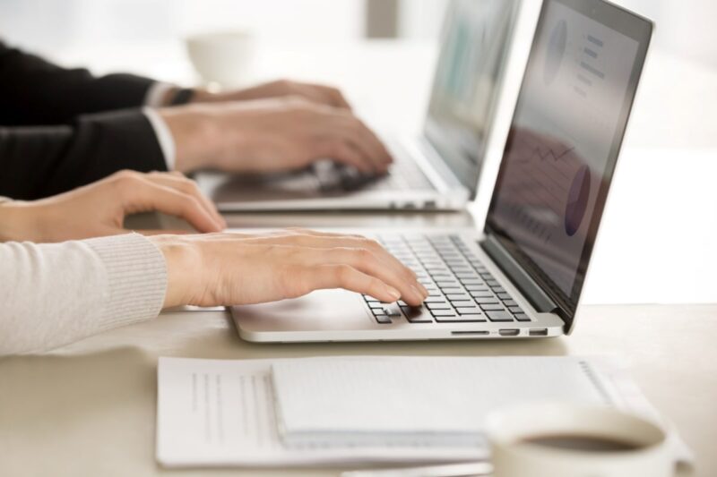 Las mejores laptops para estudiantes universitarios 2023 9 laptops para estudiantes universitarios