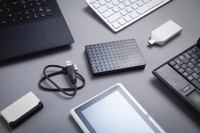 ¿Qué accesorios deberías agregarle a tu laptop? 5 accesorios para laptop