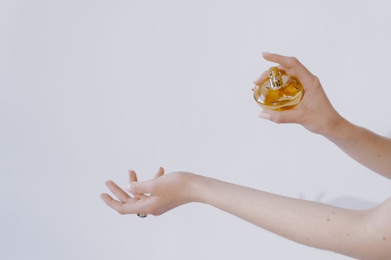 Perfumes Fraiche vs. Perfumes Europeos: comparativa y análisis 8 Perfumes Europeos