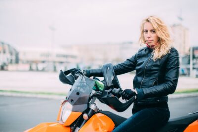 Las mejores marcas de chamarras para moto en 2024